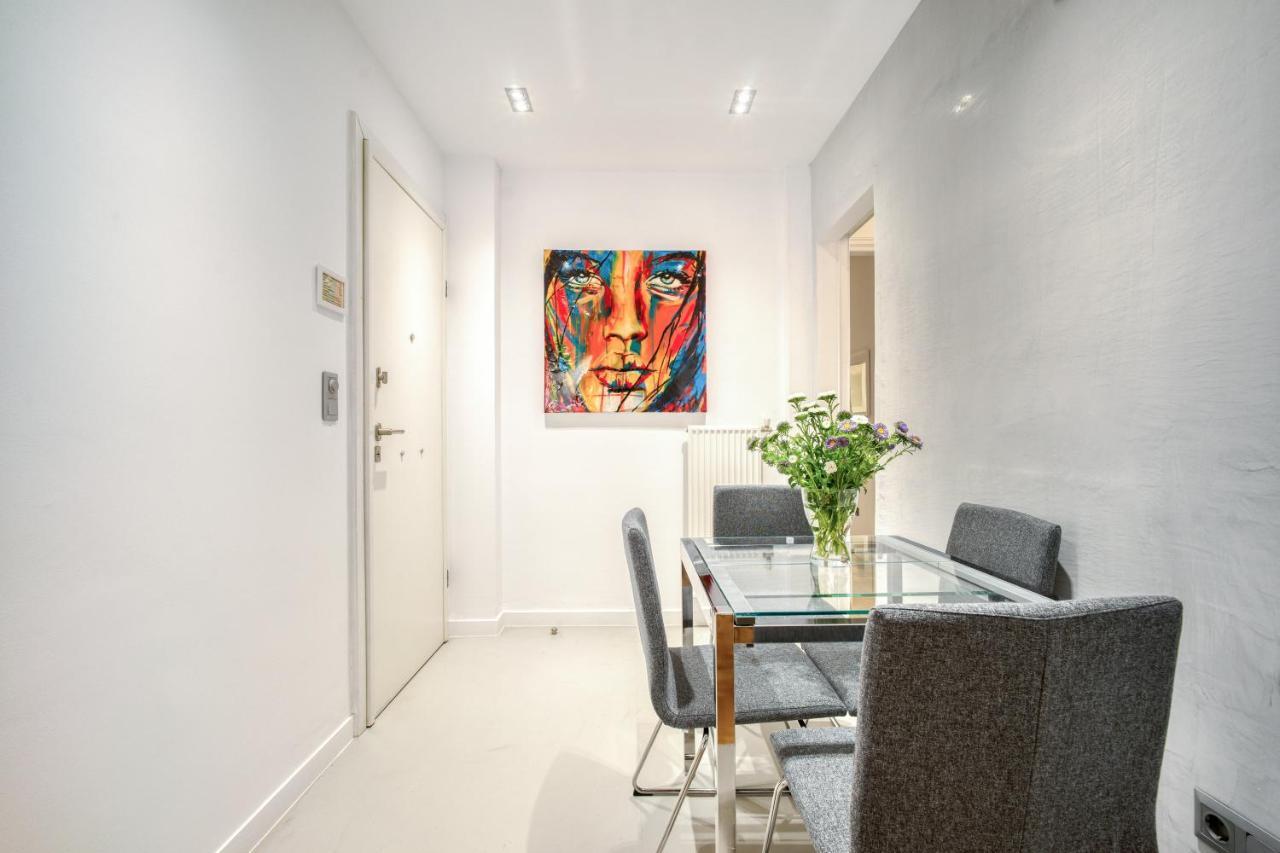 Elegant Light Two Bedroom Apartment In City Center Athen Exterior foto